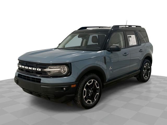 2021 Ford Bronco Sport Outer Banks in Green — front three-quarter view
